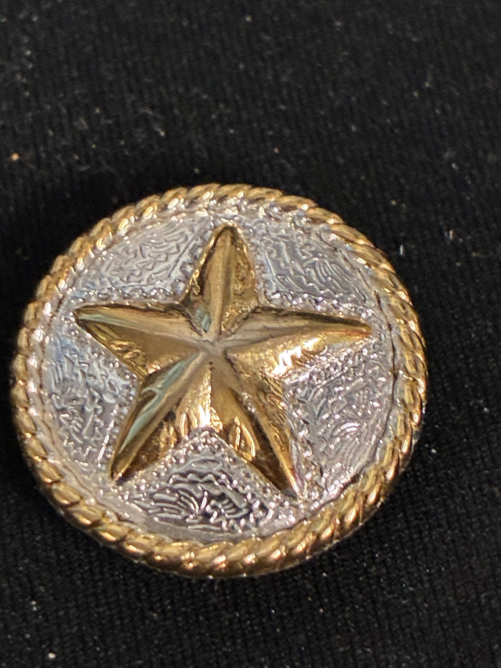 Texas w/star screw back Concho    1 1/4"